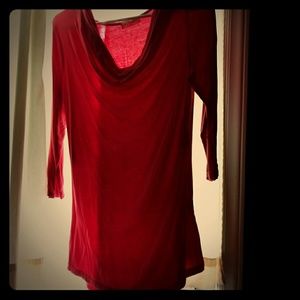 Size medium, flow neck, fitted 3/4 sleeve